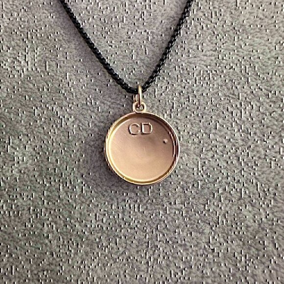 Vintage Dior Pull Tab Upcycled on a 20mm chain - Picture 3 of 3